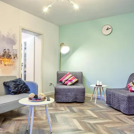 5 Min To Everything-stylish-modern-old Center Braşov